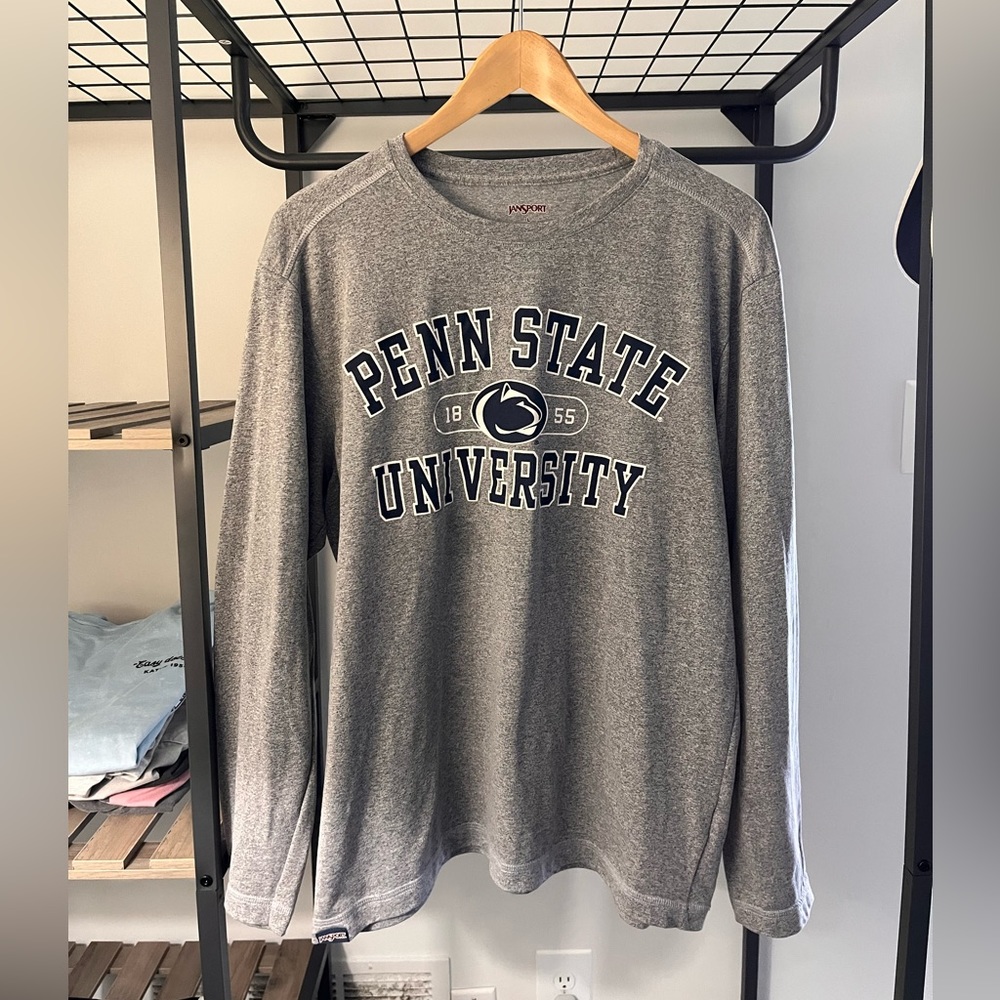 Mens size L long sleeve t-shirt